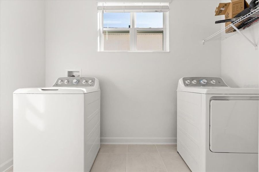 Close-up of interior finishes inside a home in Dora Parc, Mount Dora (Image 20).