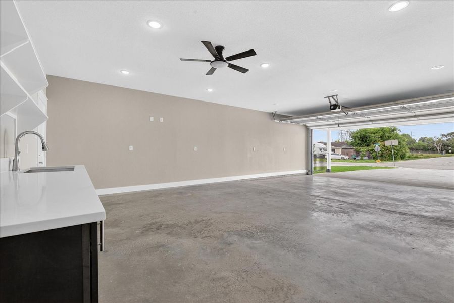 Spacious, unfurnished interior of a new home in , Houston (Image 29).
