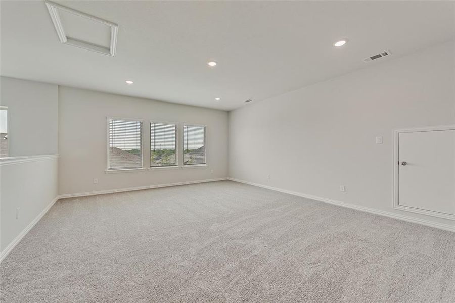 Spacious, unfurnished interior of a new home in Villages of Hurricane Creek, Anna (Image 24). Spacious, unfurnished interior of a new home in Villages of Hurricane Creek, Anna (Image 24).