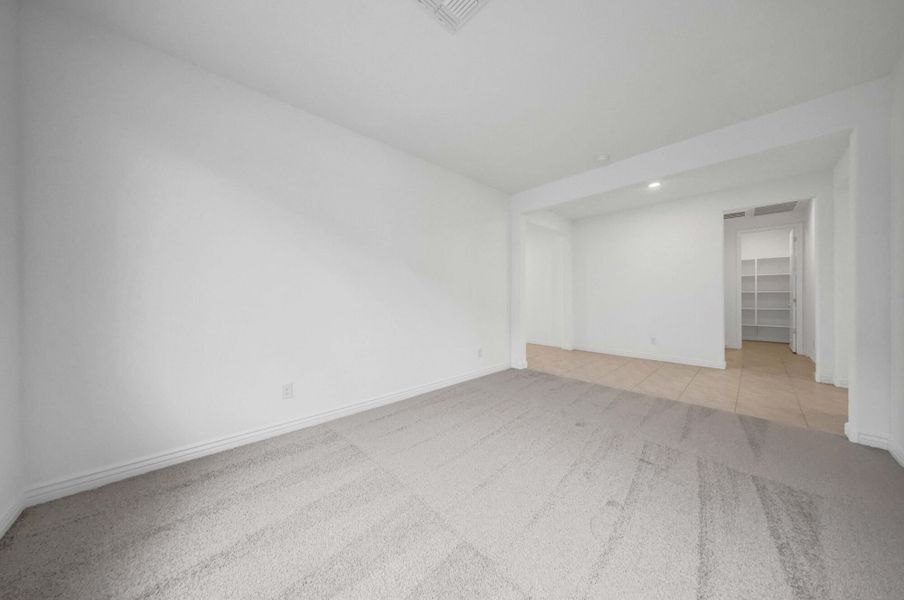 Spacious, unfurnished interior of a new home in Miravida, Surprise (Image 10).