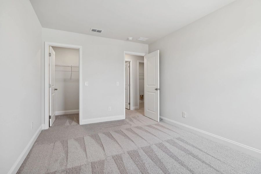 Spacious, unfurnished interior of a new home in Cades Bluff, Lebanon (Image 40).