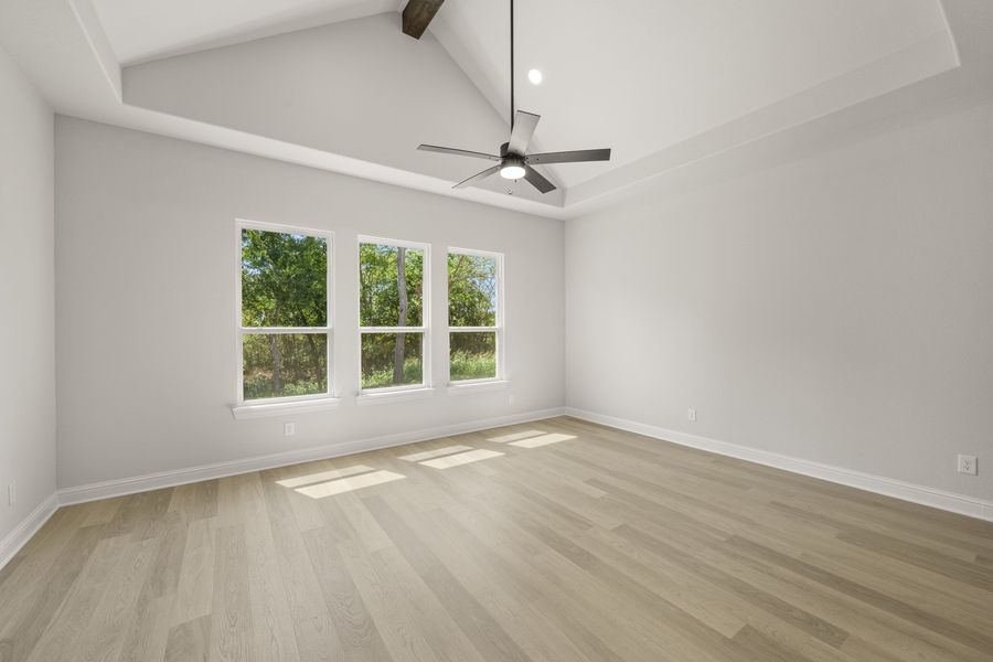 Spacious, unfurnished interior of a new home in Waterfall Ranch, Waxahachie (Image 24).