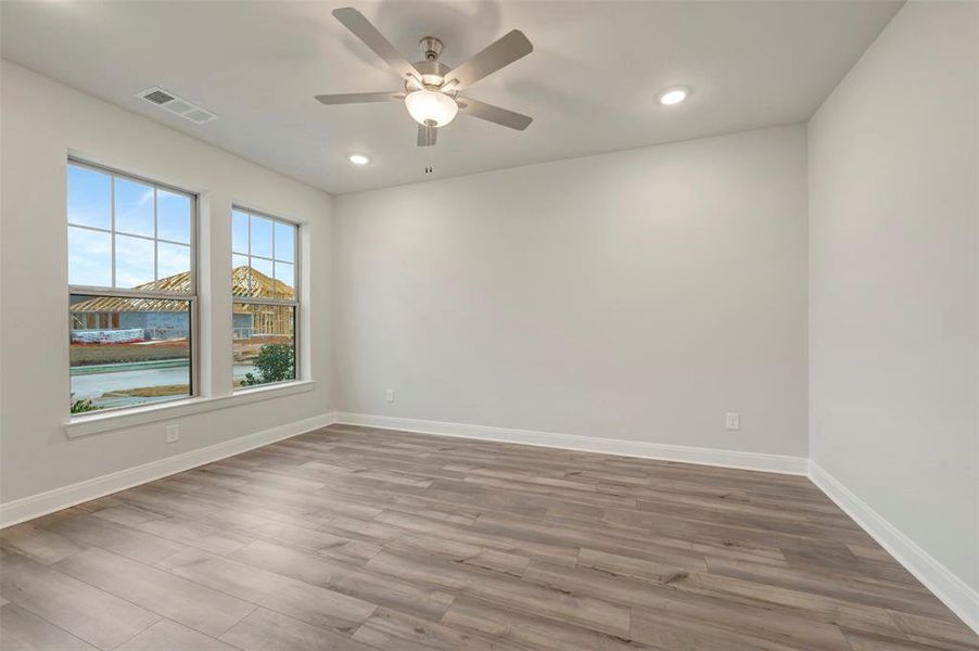 Spacious, unfurnished interior of a new home in Myrtle Creek, Waxahachie (Image 17). Spacious, unfurnished interior of a new home in Myrtle Creek, Waxahachie (Image 17).