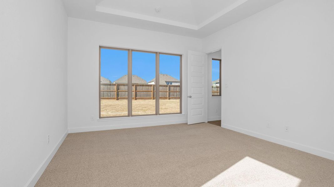 Spacious, unfurnished interior of a new home in Candela, Richmond (Image 10).