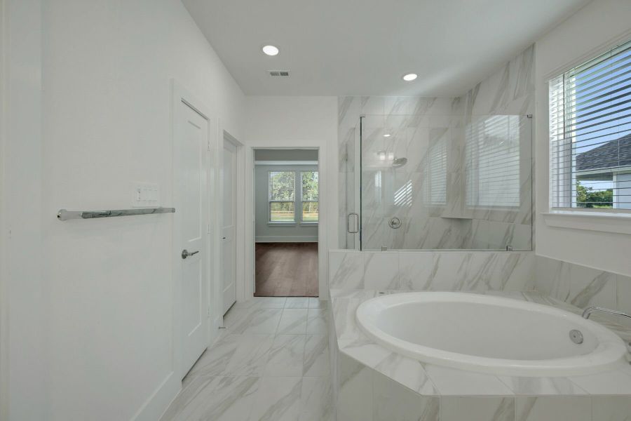 Owner's Bathroom Owner's Bathroom