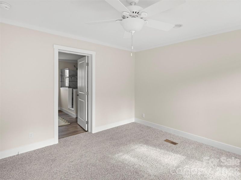 Spacious, unfurnished interior of a new home in , Fairview (Image 18).