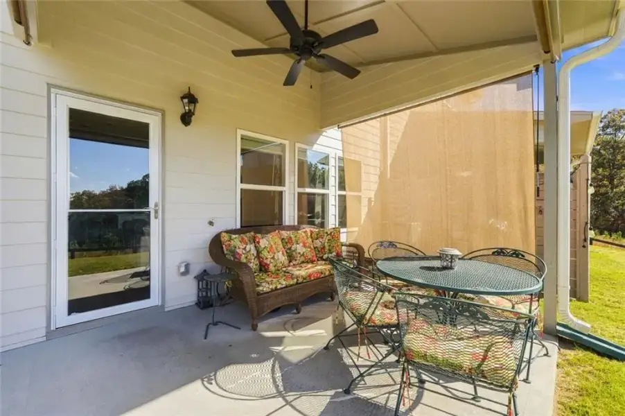 Exterior details and patio area of a home in , Jasper (Image 25).