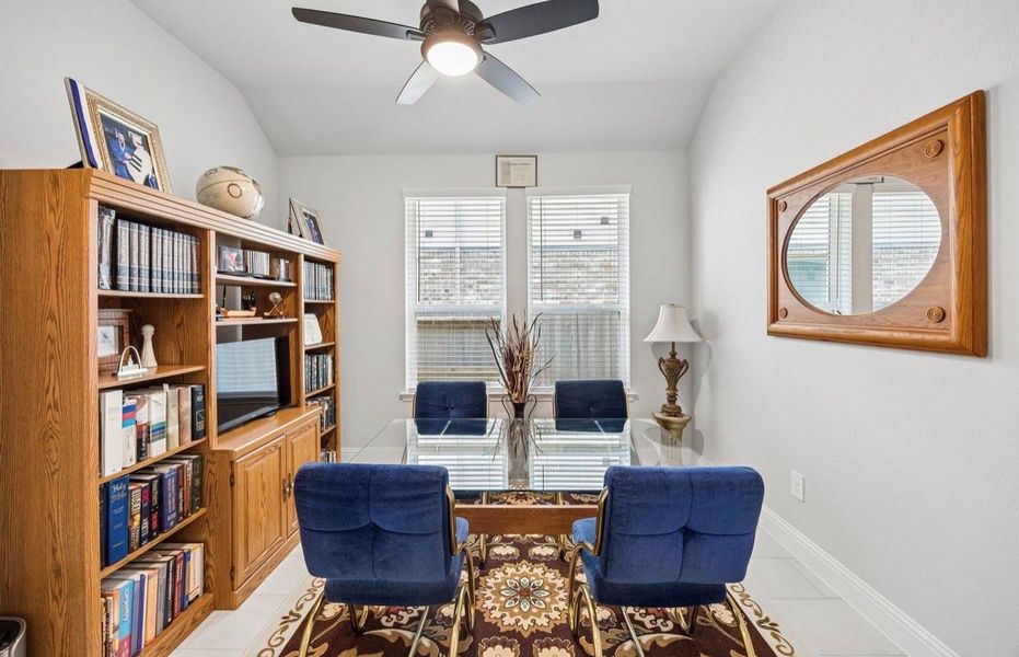 Furnished interior view inside a new home in Mavera, Conroe (Image 25).