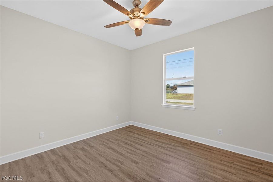 Spacious, unfurnished interior of a new home in Cape Coral, Cape Coral (Image 24).