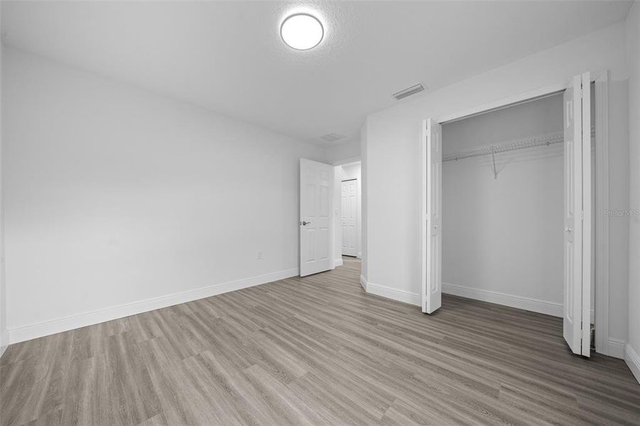 Spacious, unfurnished interior of a new home in , Ocala (Image 20).