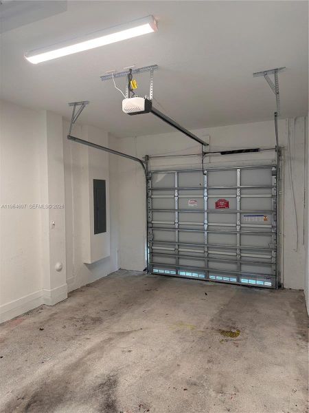 Spacious, unfurnished interior of a new home in , Homestead (Image 21).