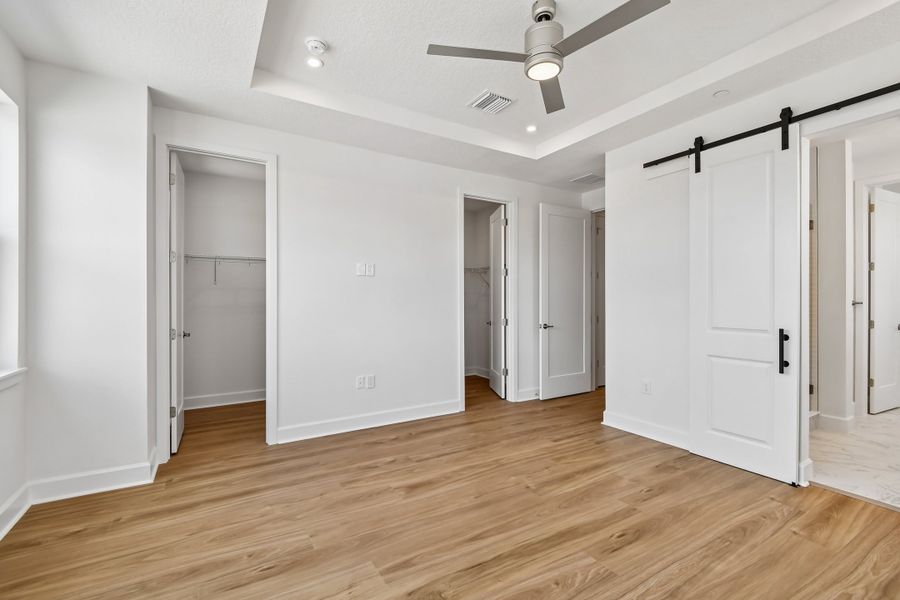Spacious, unfurnished interior of a new home in EvenTide, New Smyrna Beach (Image 16).
