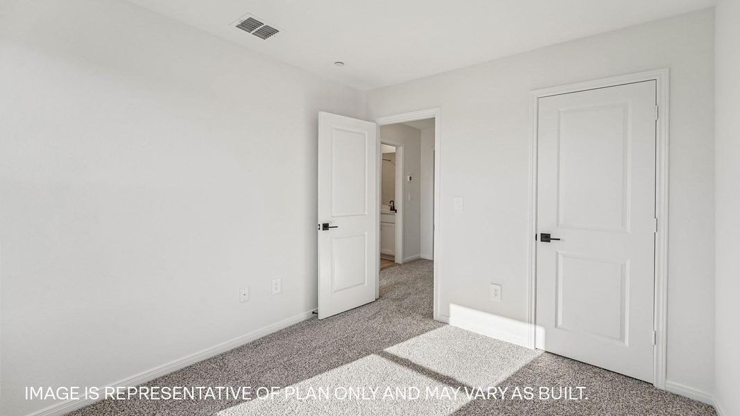 Spacious, unfurnished interior of a new home in Avery Centre, Round Rock (Image 25).