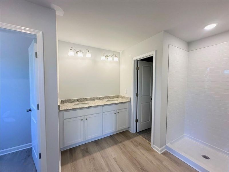 Furnished interior view inside a new home in , Dallas (Image 6).