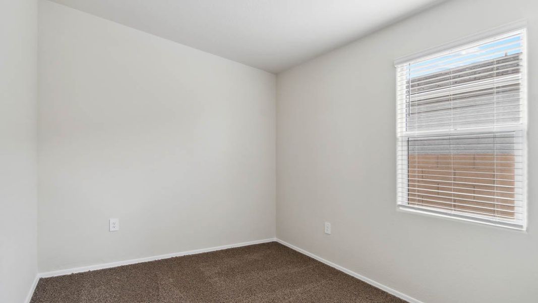 Spacious, unfurnished interior of a new home in Quail Ranch, San Tan Valley (Image 16).