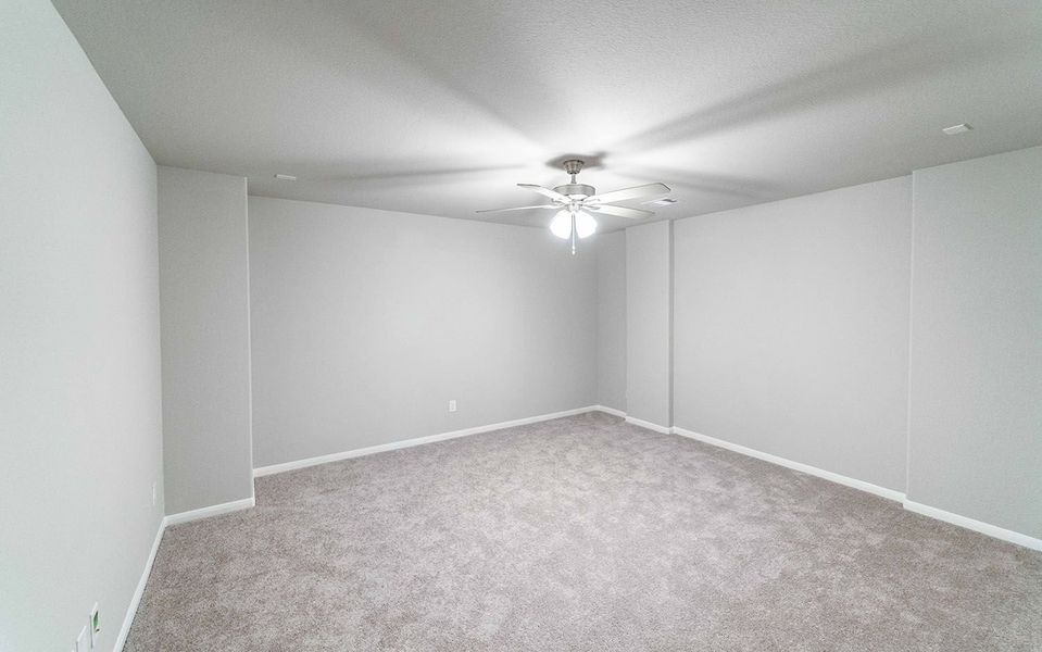 Spacious, unfurnished interior of a new home in Mulberry Farms, Santa Fe (Image 16).