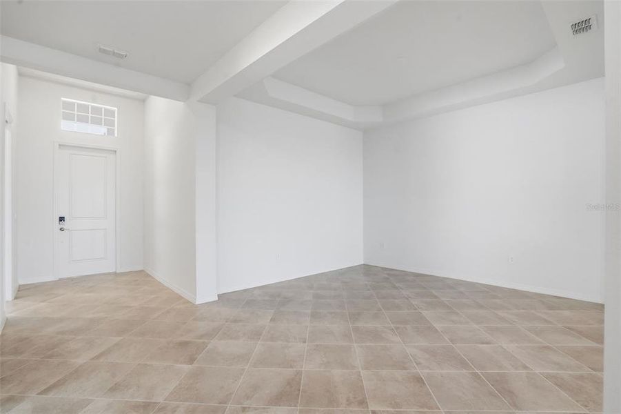 Spacious, unfurnished interior of a new home in Wellen Park Golf & Country Club, Venice (Image 20). Spacious, unfurnished interior of a new home in Wellen Park Golf & Country Club, Venice (Image 20).