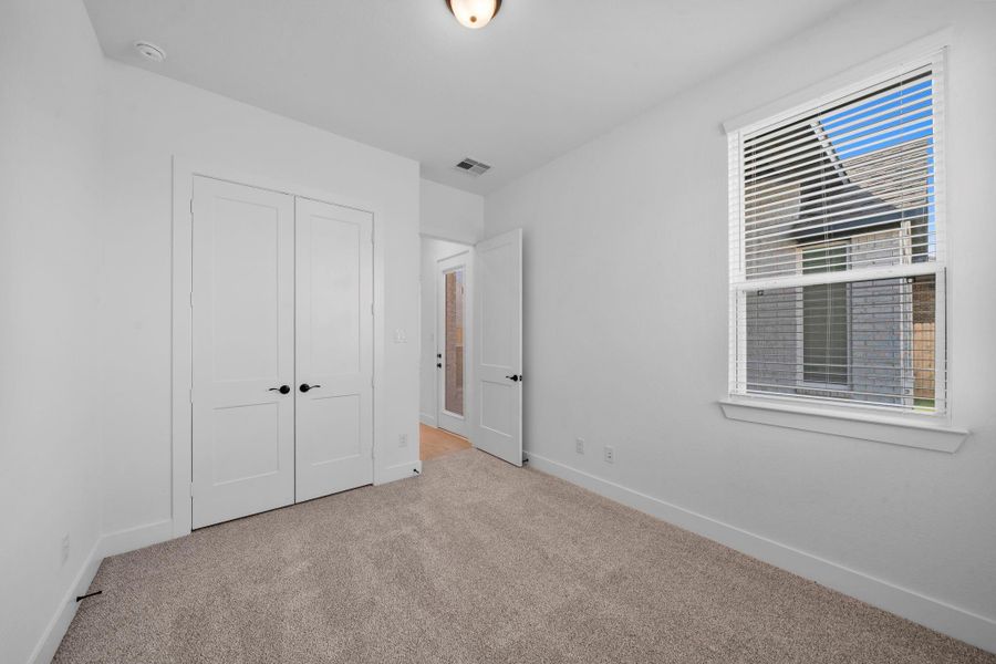 Spacious, unfurnished interior of a new home in Jubilee Chateau, Hockley (Image 26).