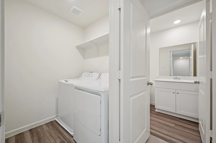 Representative furnished interior of a home built from the Rayne by Starlight Homes in Coyote Meadows, Anna (Image 17).