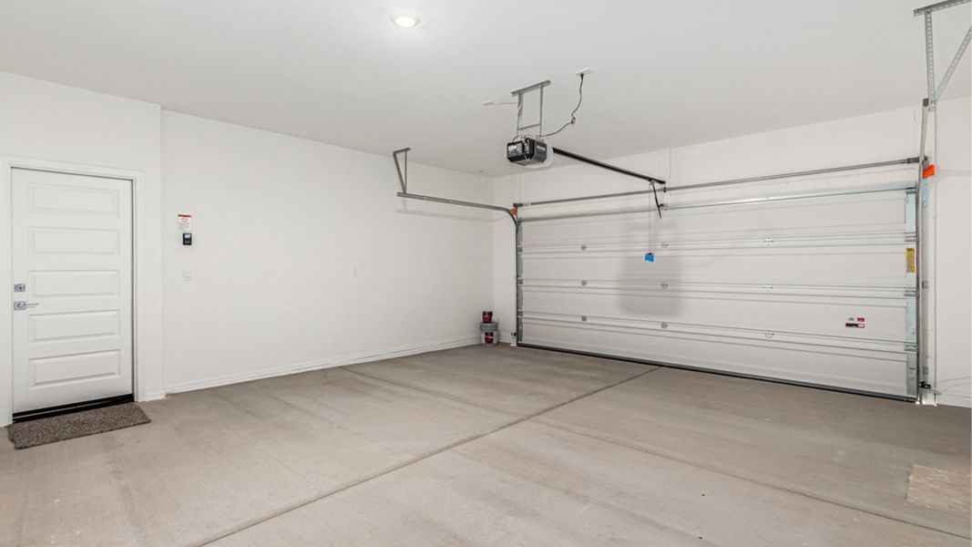 Representative unfurnished interior of a home built from the Amber by D.R. Horton in Hanson Ridge, Vail (Image 36).
