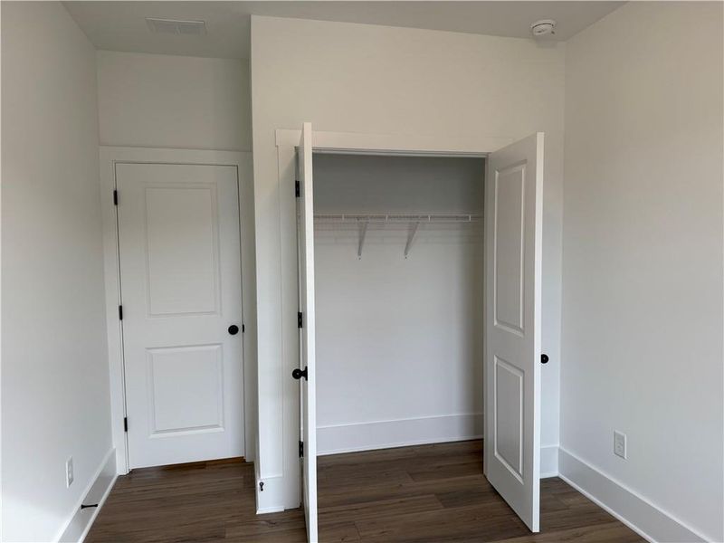 Spacious, unfurnished interior of a new home in Park Vue, Atlanta (Image 27).