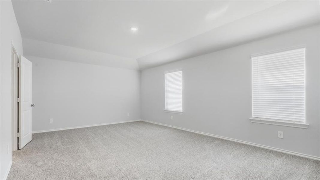 Spacious, unfurnished interior of a new home in , Fort Worth (Image 17).