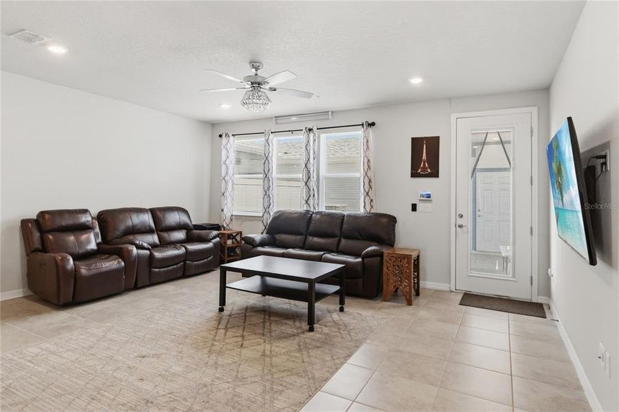 Furnished interior view inside a new home in , Orlando (Image 27). Furnished interior view inside a new home in , Orlando (Image 27).