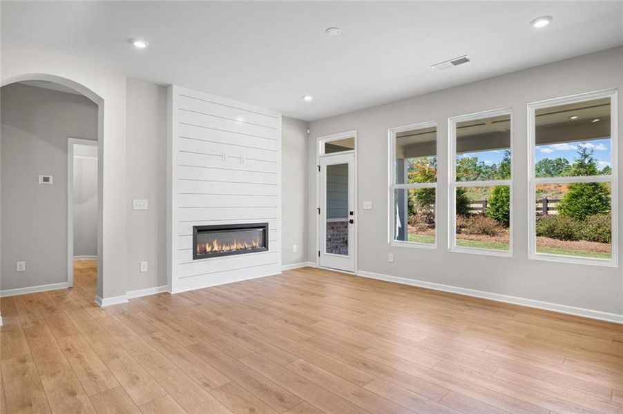 Spacious, unfurnished interior of a new home in Laurel Farms, Dallas (Image 33). Spacious, unfurnished interior of a new home in Laurel Farms, Dallas (Image 33).