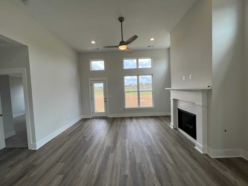 Spacious, unfurnished interior of a new home in Westfield Garden Homes, Gallatin (Image 4).