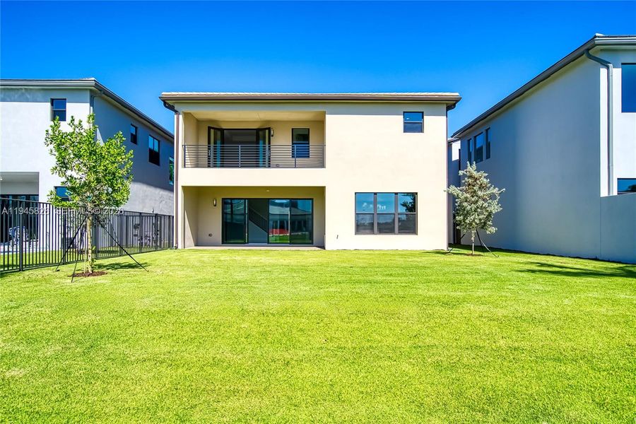 Exterior details and patio area of a home in , Boca Raton (Image 35).
