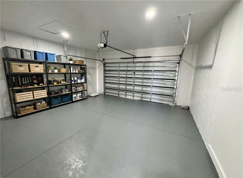 Spacious, unfurnished interior of a new home in , Cape Coral (Image 20).