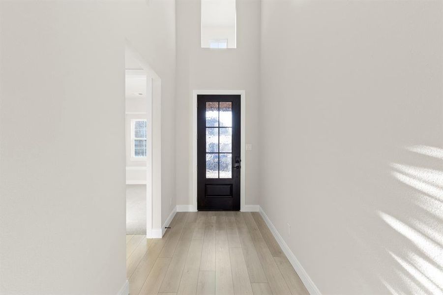 03. 1433 Kirkdale - Entry