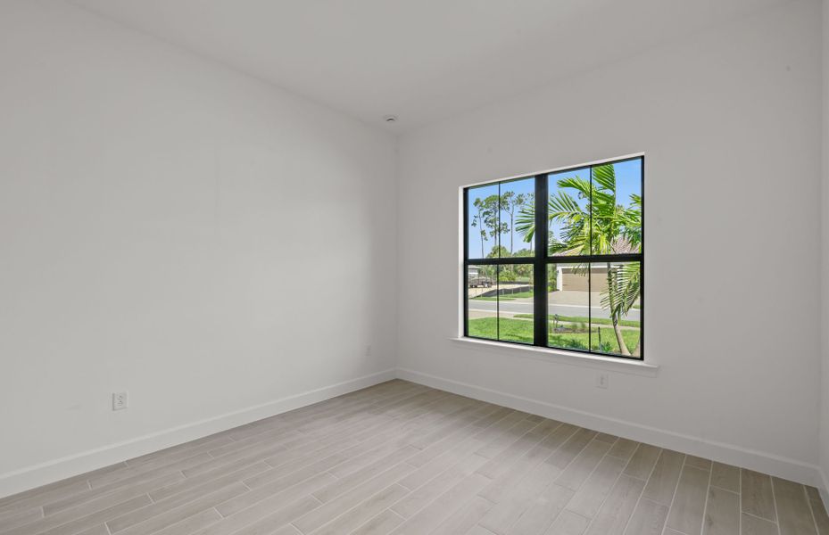 Spacious, unfurnished interior of a new home in Terreno, Naples (Image 29).