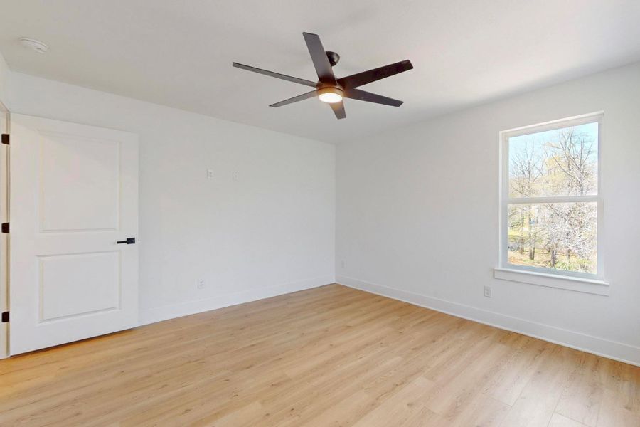 Spacious, unfurnished interior of a new home in , Bastrop (Image 17).