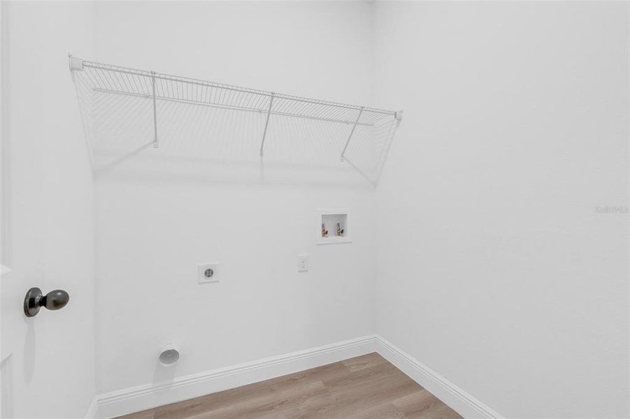 Spacious, unfurnished interior of a new home in , Ocala (Image 33).