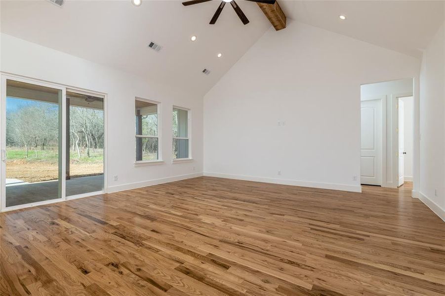 Spacious, unfurnished interior of a new home in , Cleburne (Image 17).