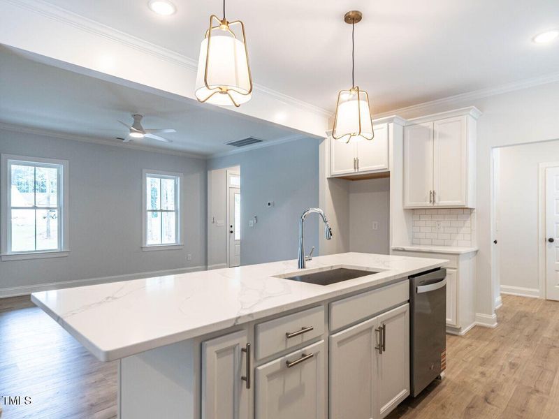 013-1280x960-kitchen