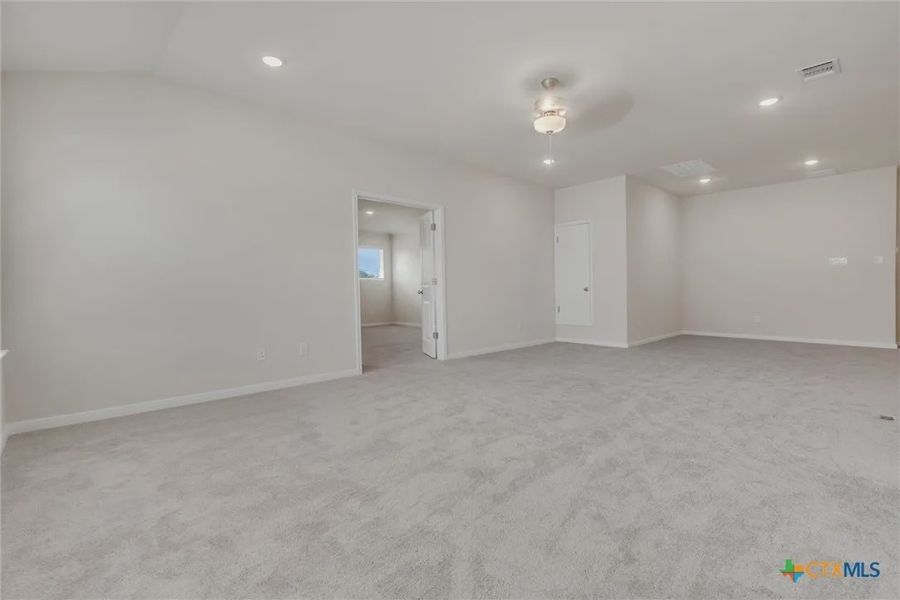 Representative unfurnished interior of a home built from the CHESEAPEAKE 3419SMR3CG by Saratoga Homes in Heritage Oaks, Killeen (Image 31). Representative unfurnished interior of a home built from the CHESEAPEAKE 3419SMR3CG by Saratoga Homes in Heritage Oaks, Killeen (Image 31).