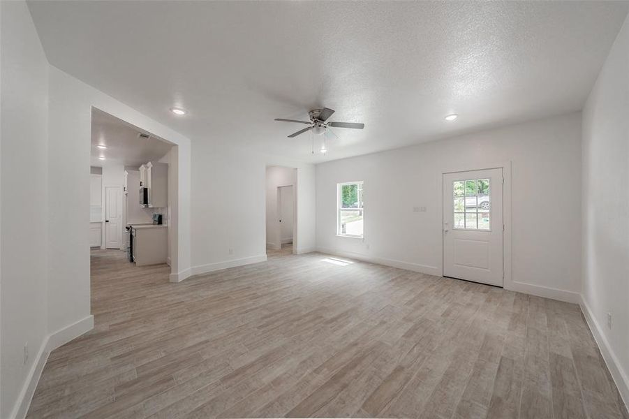 Spacious, unfurnished interior of a new home in , Dallas (Image 21).