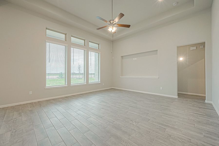 Representative unfurnished interior of a home built from the Floor Plan 2050 by Colina Homes in Grand Magnolia, Magnolia (Image 39).