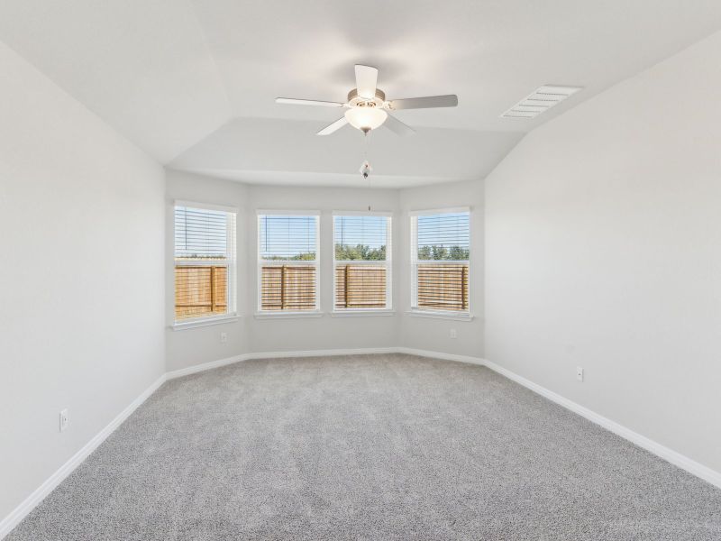 Spacious, unfurnished interior of a new home in Turner's Crossing - Reserve Collection, Buda (Image 8).