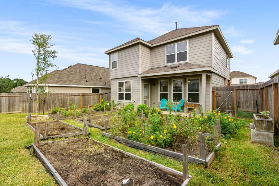 Front exterior of a new home in Madison Bend, Conroe, TX, highlighting curb appeal (Image 2). Front exterior of a new home in Madison Bend, Conroe, TX, highlighting curb appeal (Image 2).