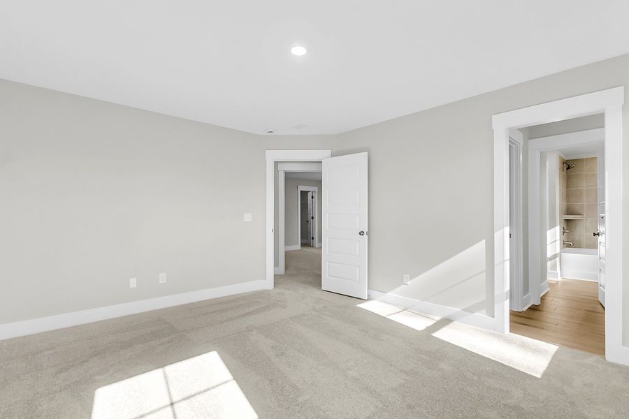 Spacious, unfurnished interior of a new home in Lochton, Summerville (Image 39).
