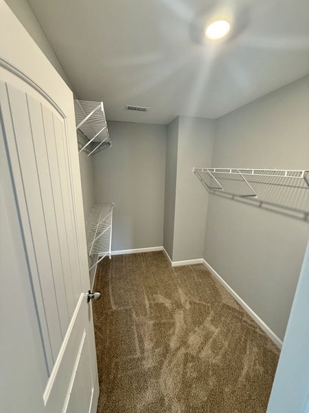 Spacious, unfurnished interior of a new home in Stone Fort Meadows, Manchester (Image 7).