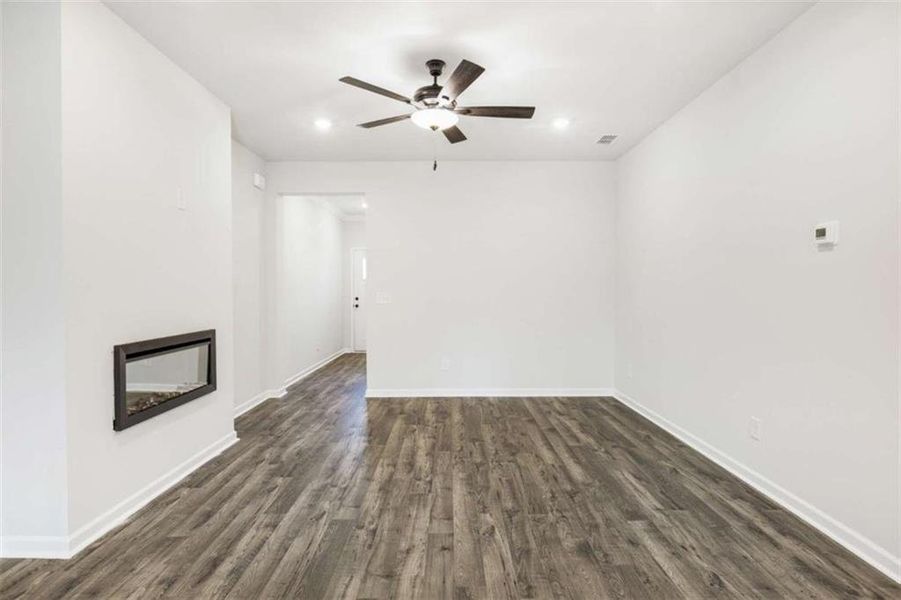 Spacious, unfurnished interior of a new home in , Conyers (Image 18).