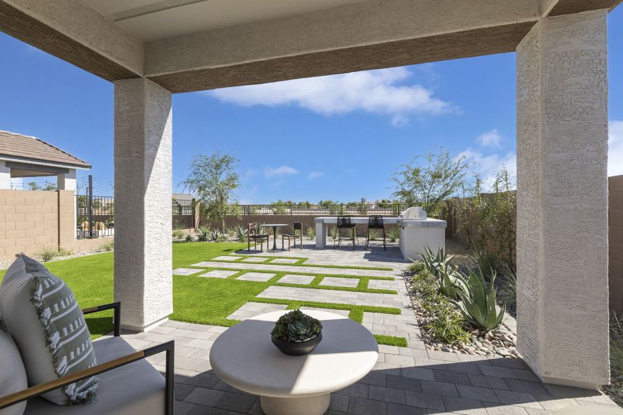 Representative exterior details of a home built from the Toffee by Mattamy Homes in Baker Farms, Phoenix (Image 3).