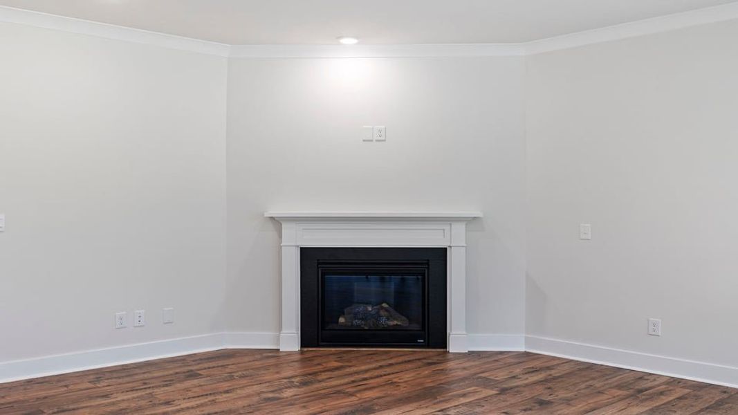 Representative unfurnished interior of a home built from the Robinson by D.R. Horton in Cottonwood Ridge, Piedmont (Image 27).