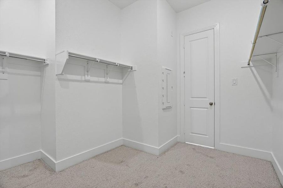 Spacious, unfurnished interior of a new home in Tavolo Park, Fort Worth (Image 18).