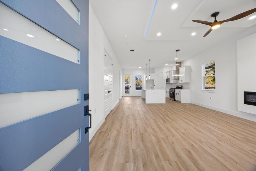 Come on in! Come on in!