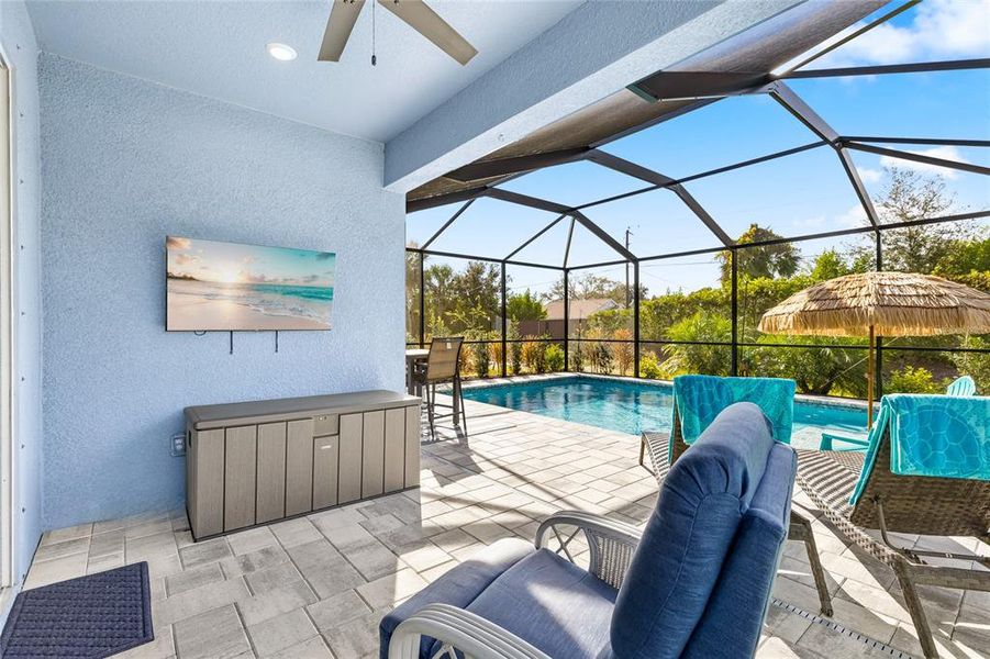 Exterior details and patio area of a home in Palmero, Nokomis (Image 22).